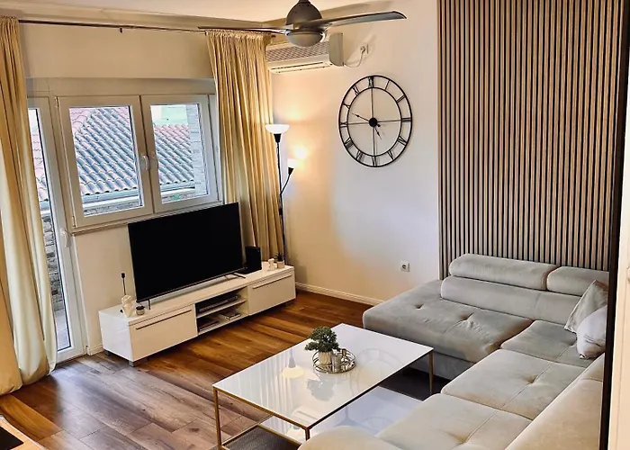 Gate Old Town Apartment