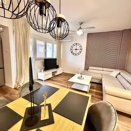 Daire Gate Old Town *